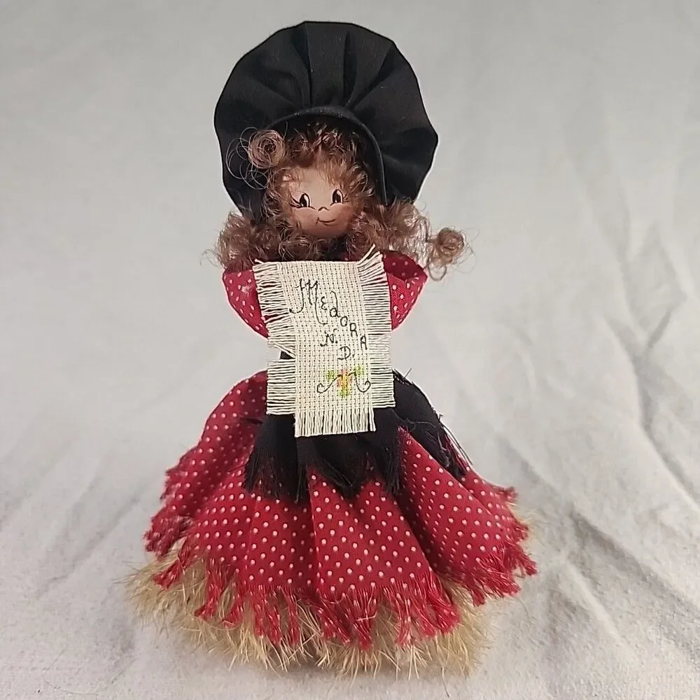 Doll Figure Colonial Girl Jo Herbst N. Dakota Copyright 1989 Handmade Wood VTG